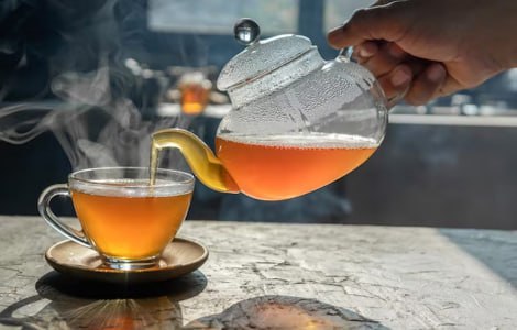 Kako vrući čaj pomaže da se rashladite u vrućini